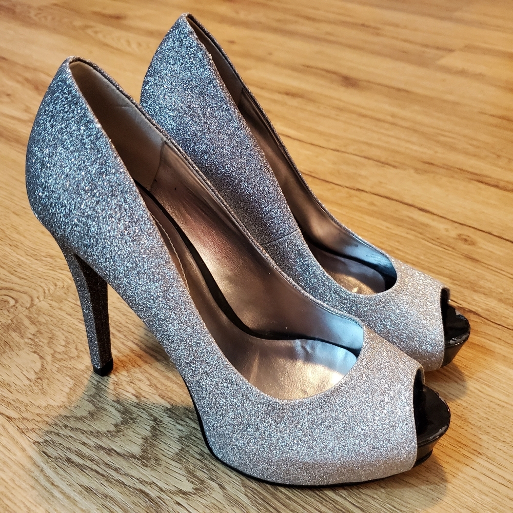 Guess EUC silver glitter platform heels 6